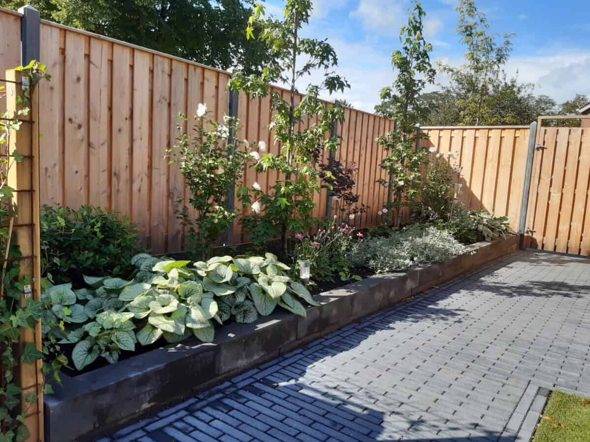 tuinrenovatie-15 border met gelaagdheid